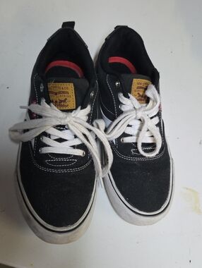 Levi's Women's Black Canvas Low-Top Sneakers Sz 8